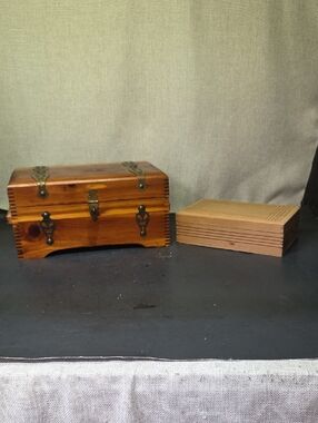 Vintage Jewelry Box Cedar Souvenir Trinket Box. Balsa Wooden Box